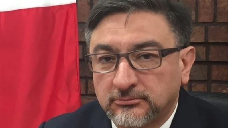 Separan de su cargo a Cónsul de México en Canadá por ser exhibido mientras se masturbaba en oficinay